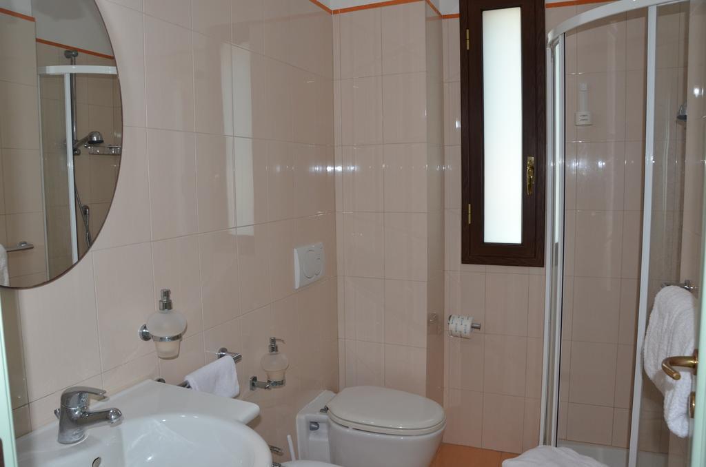 Double or Twin Room,842320064:JPEG